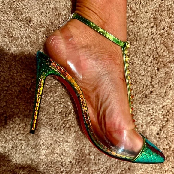 Christian Louboutin Green and Gold Heels with Metallic Accents - Picture 5 of 13